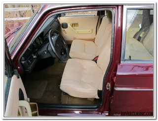 Illustration for article titled For $8,000, This 1980 Volvo 245 DL Is The Box It Came In